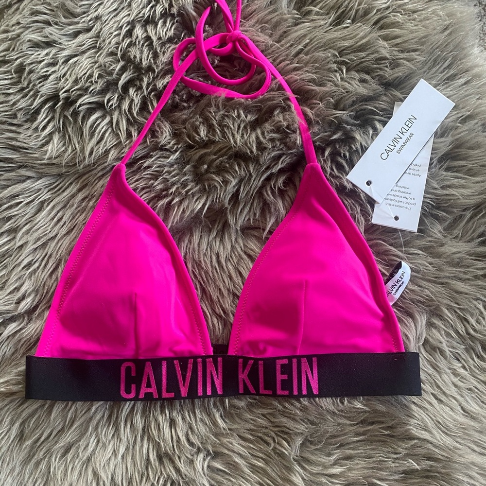 Brand new Calvin Klein bikini top!!